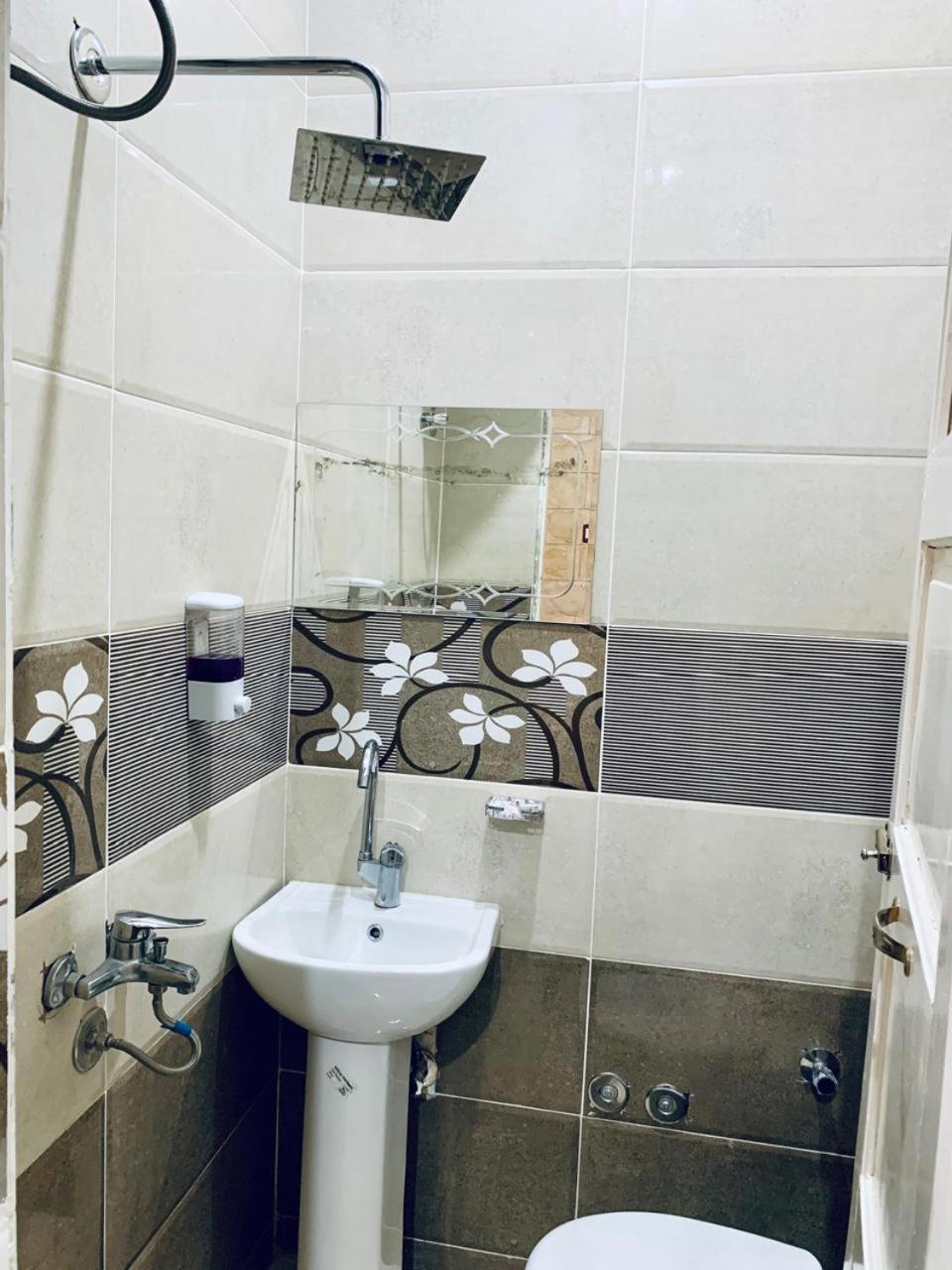 Abu Guest house *